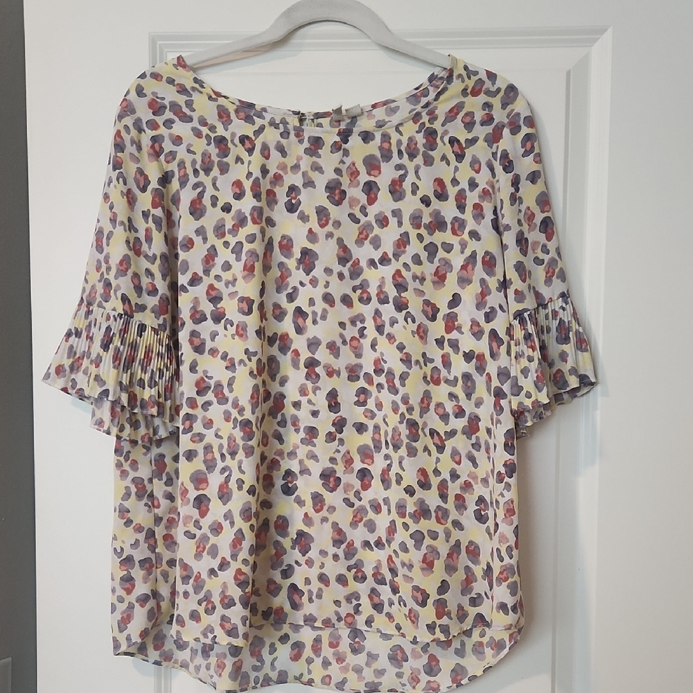 Womens C Est 1946 Chic Leopard Print Blouse with Ruffle Sleeves Size Large - Picture 1 of 5